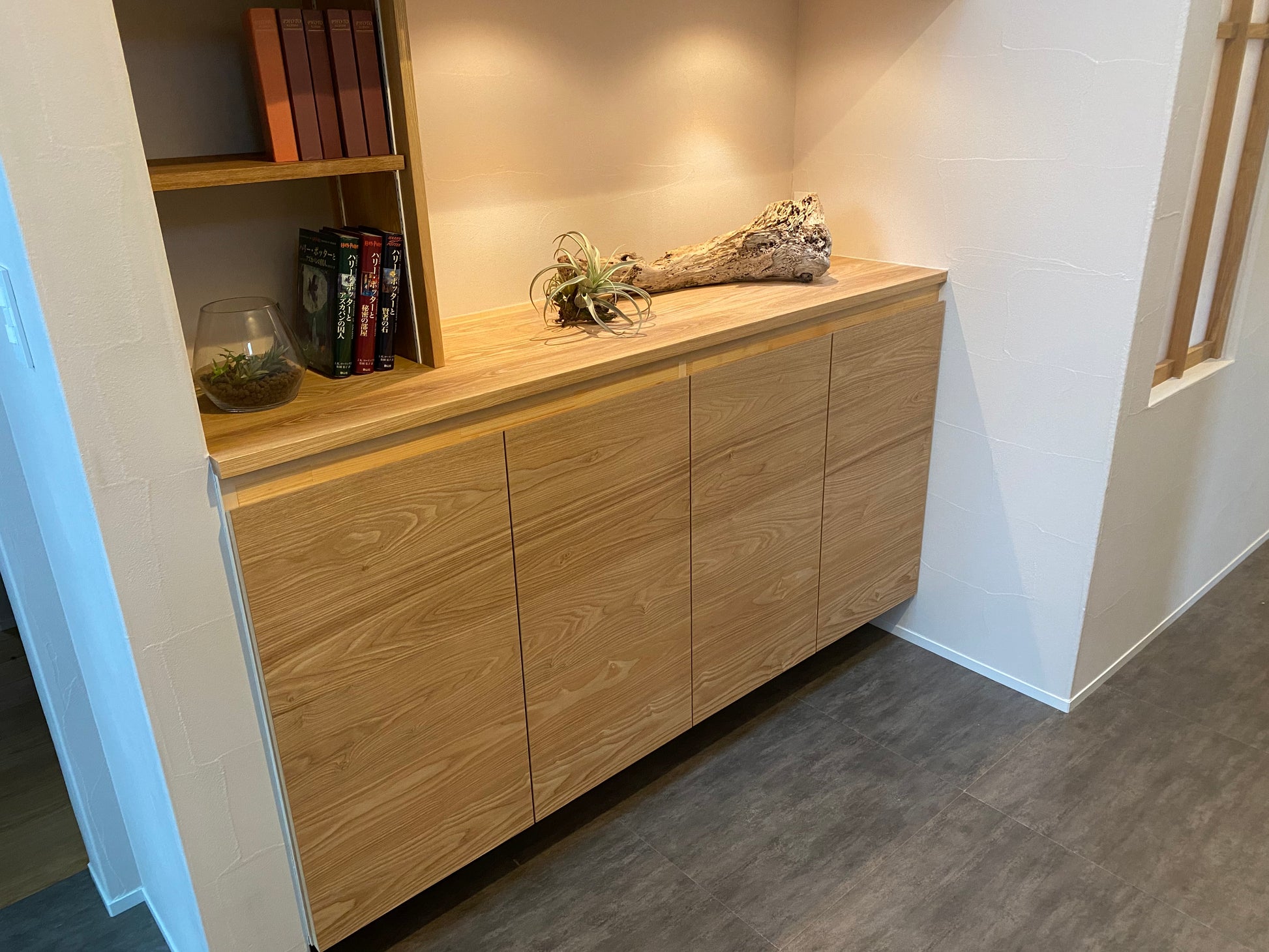 ナチュラルデザインの造作収納家具_1
