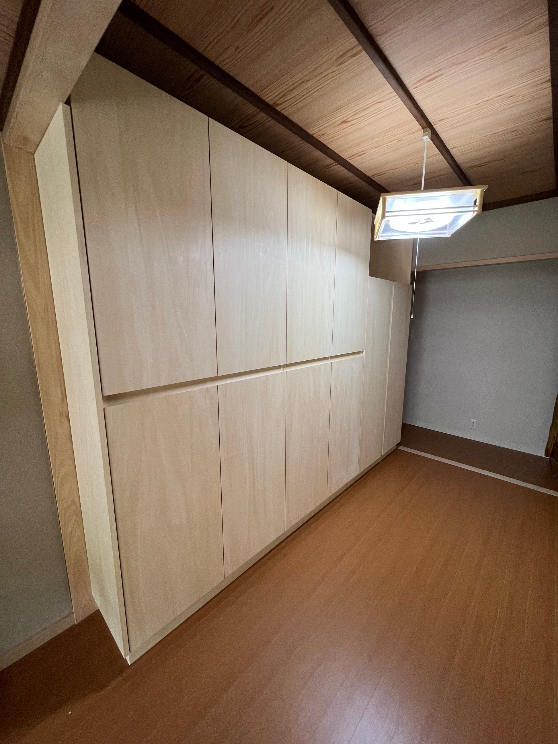 ナチュラルデザインの造作収納家具_4