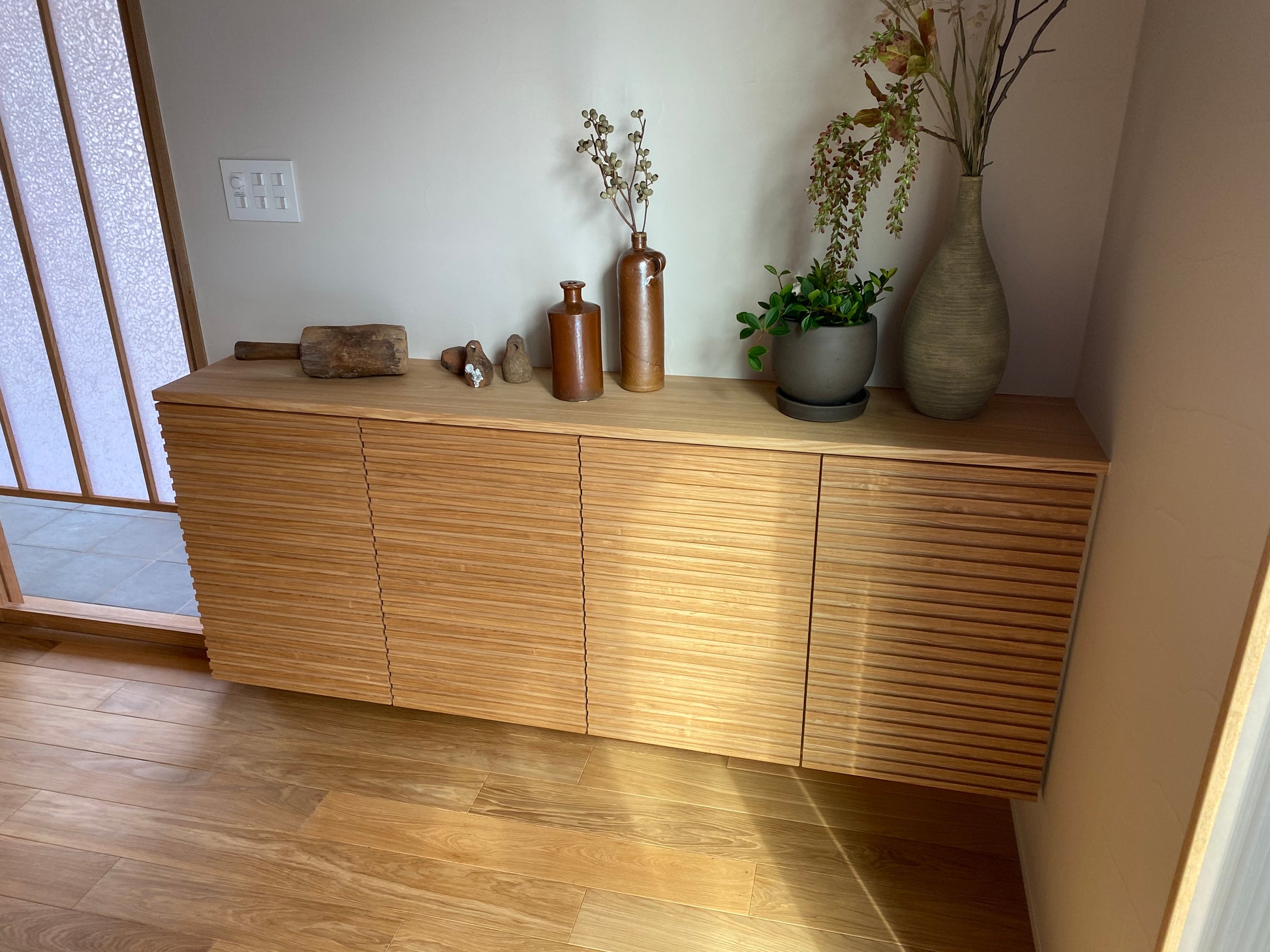 ナチュラルデザインの造作収納家具_2