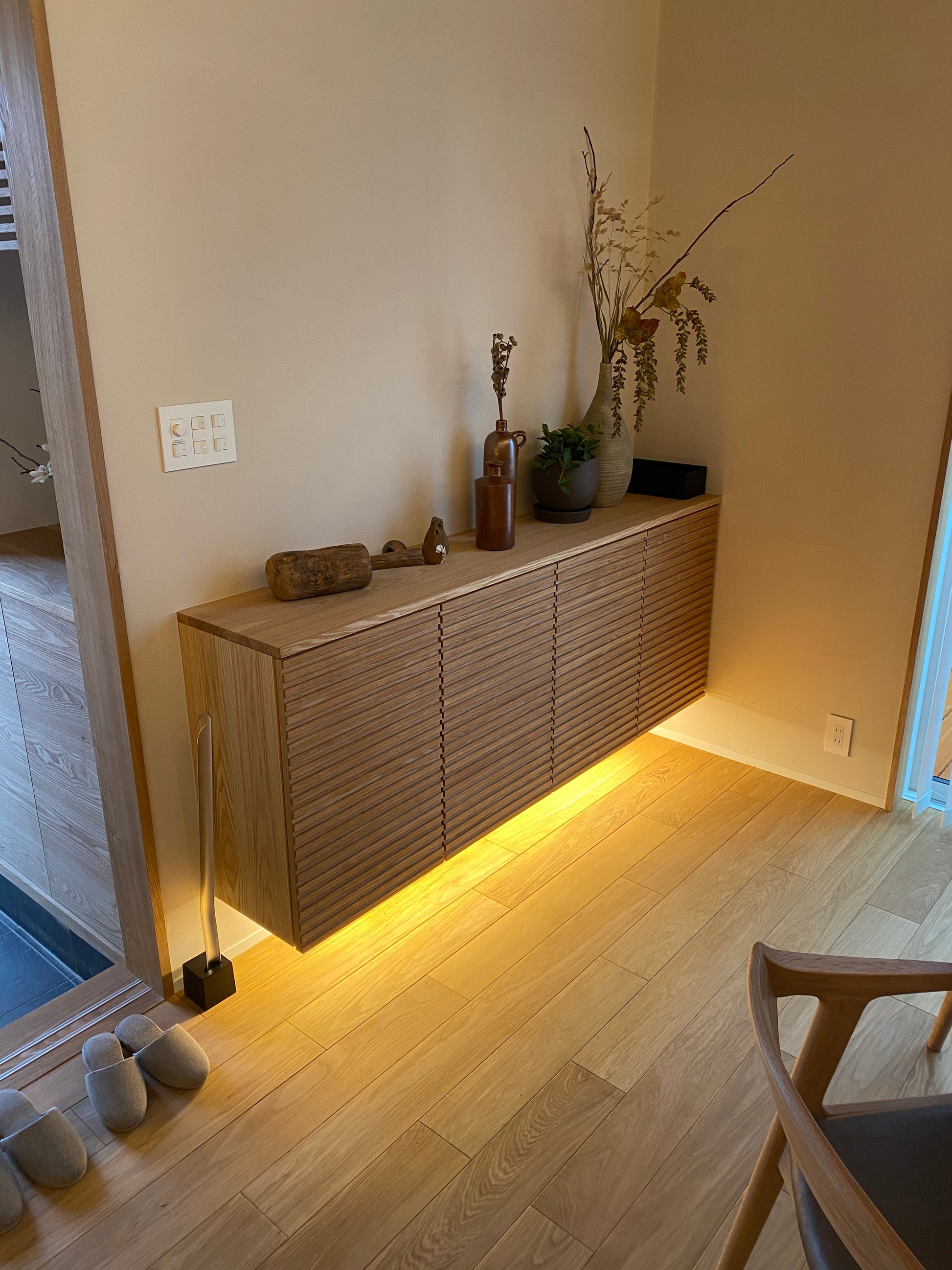 ナチュラルデザインの造作収納家具_2