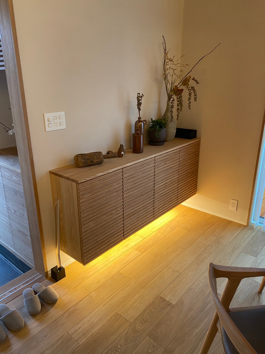 ナチュラルデザインの造作収納家具_2