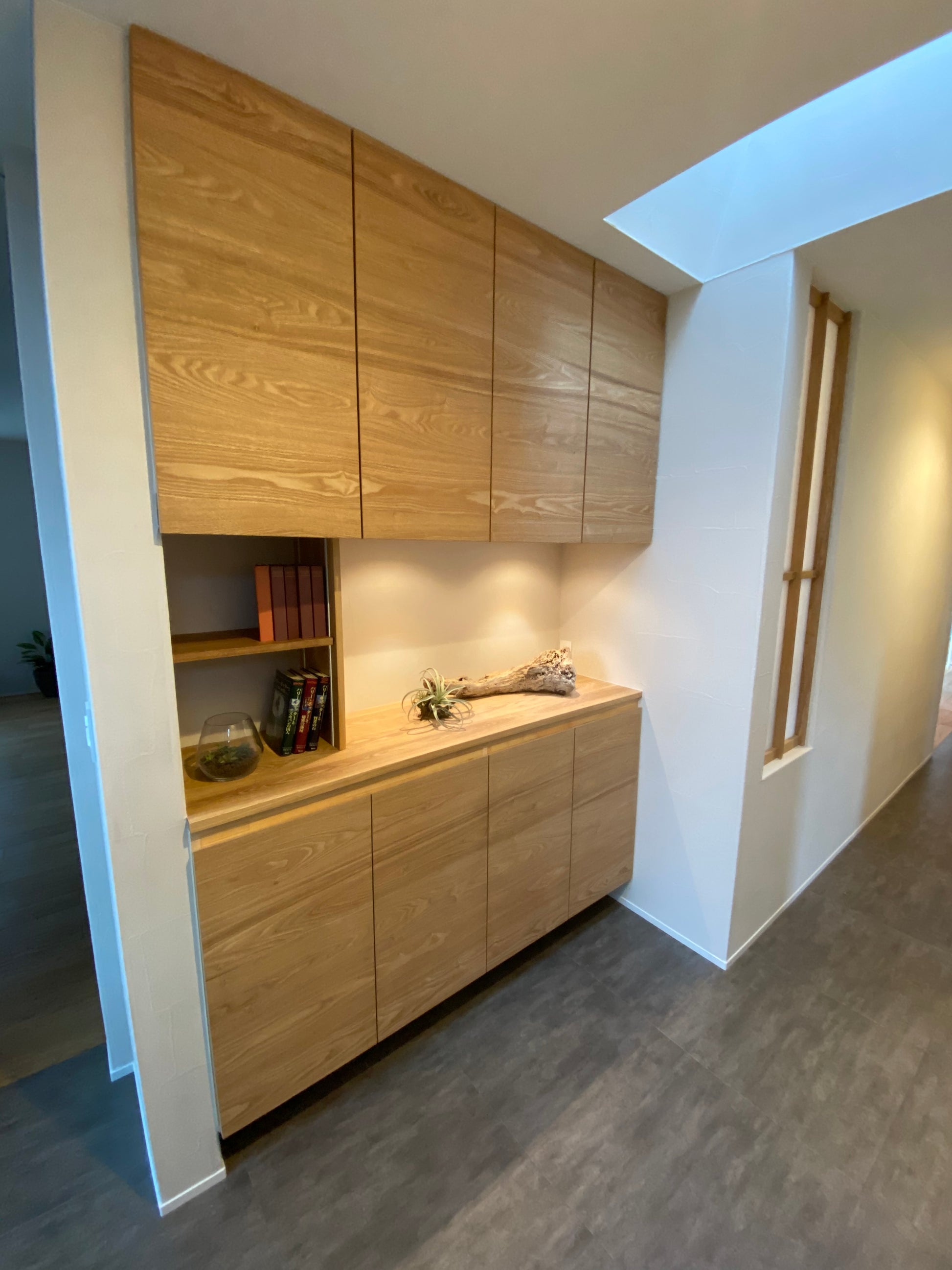 ナチュラルデザインの造作収納家具_1