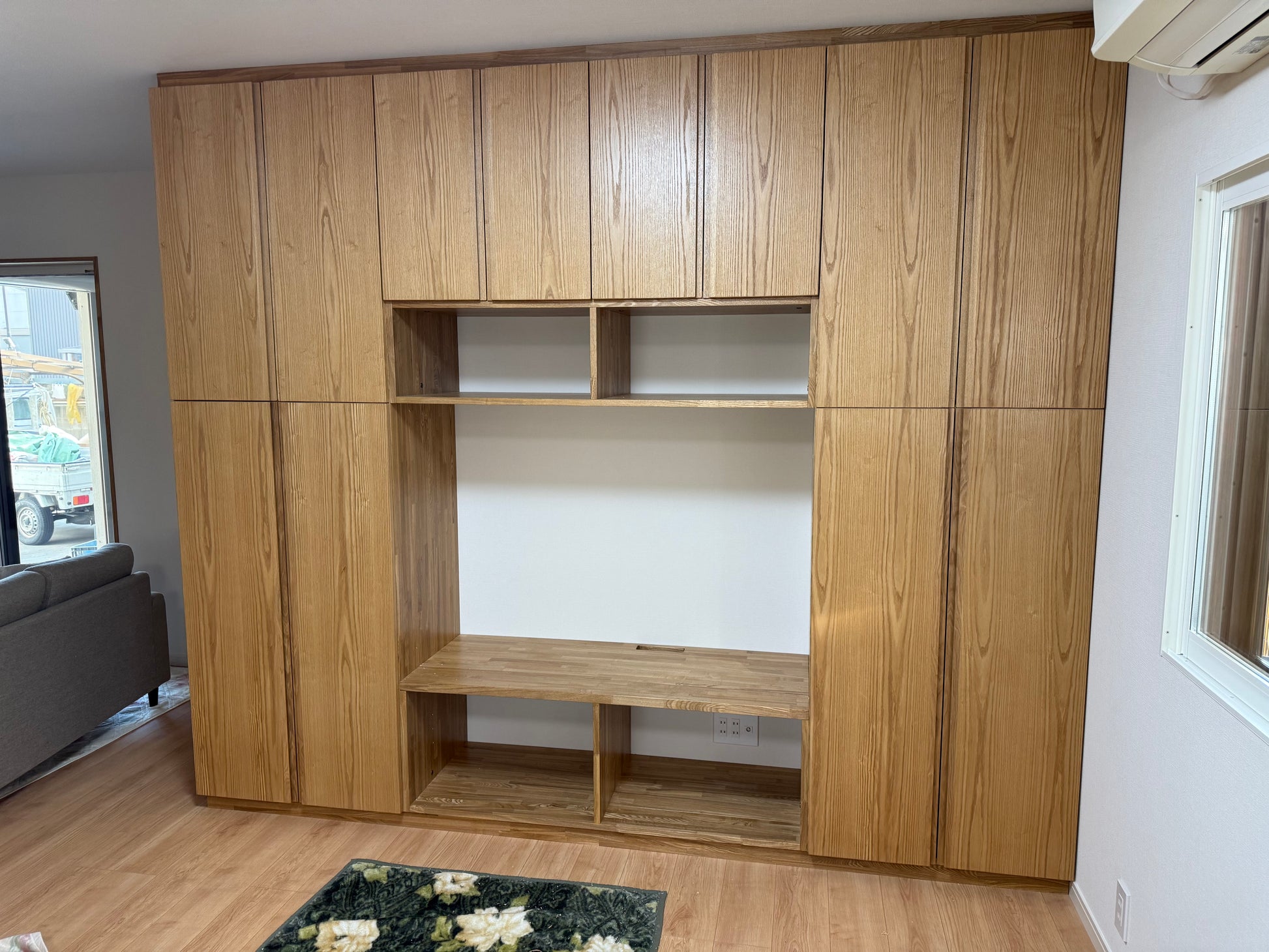 ナチュラルデザインの造作収納家具_7